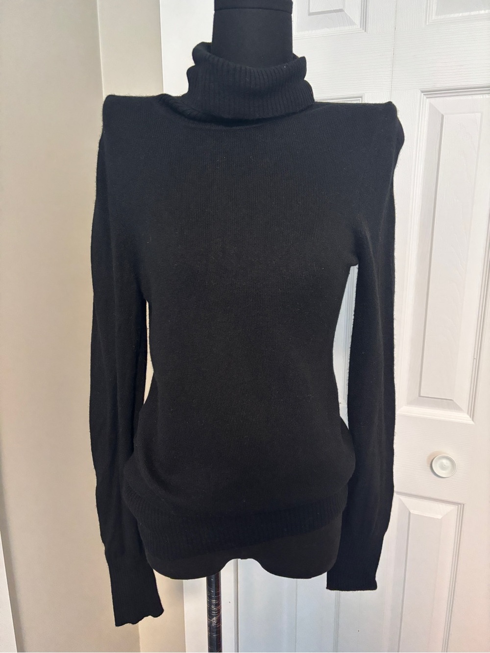 J Crew Gustoso 100% Cashmere Classic Black Turtleneck Sweater Size Medium